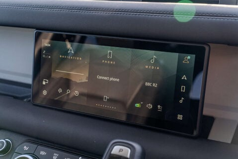 Land Rover Defender P400e XS Edition 16