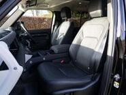 Land Rover Defender P400e XS Edition 9