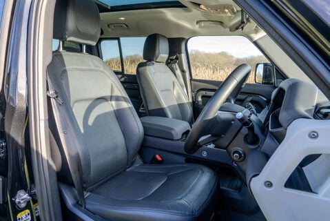Land Rover Defender P400e XS Edition 11