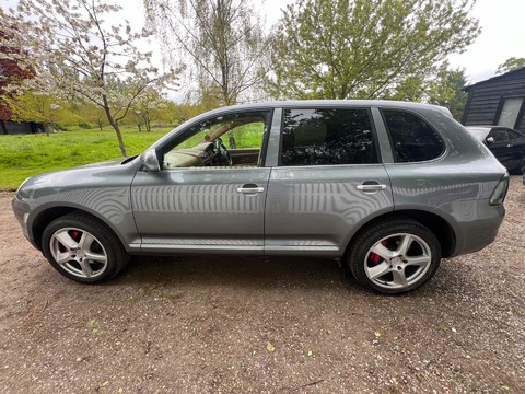 Porsche Cayenne TURBO 8