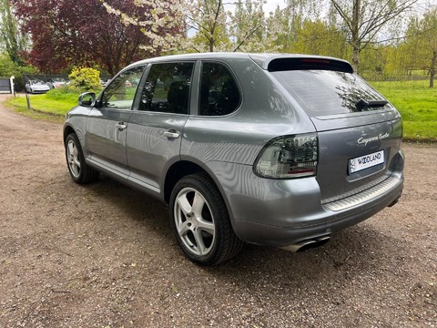 Porsche Cayenne TURBO 11