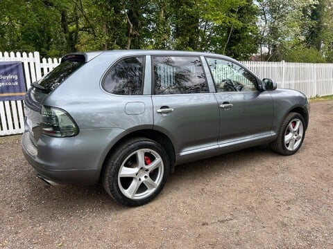 Porsche Cayenne TURBO 12