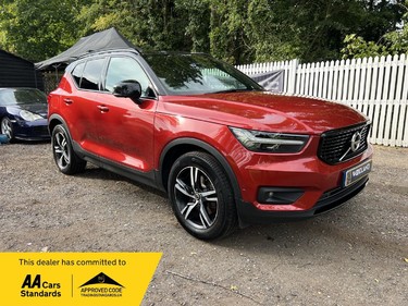 Volvo XC40 T4 R-DESIGN AWD 1