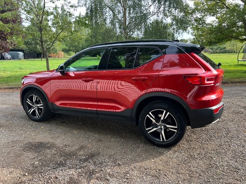 Volvo XC40 T4 R-DESIGN AWD 16