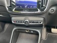 Volvo XC40 T4 R-DESIGN AWD 37