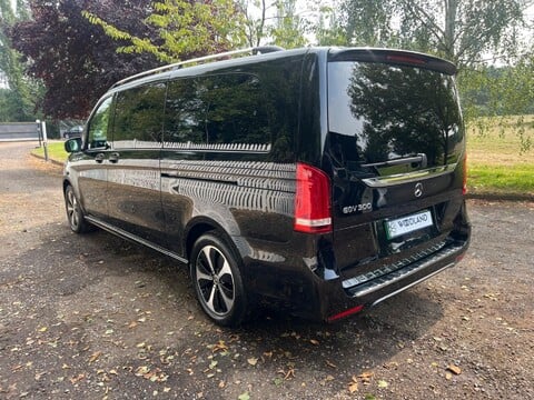 Mercedes-Benz Eqv EQV 300 SPORT PREMIUM 9