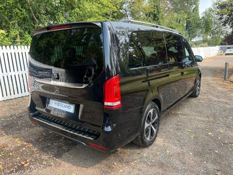 Mercedes-Benz Eqv EQV 300 SPORT PREMIUM 12