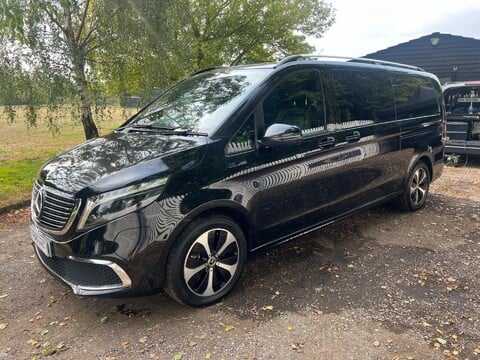 Mercedes-Benz Eqv EQV 300 SPORT PREMIUM 8