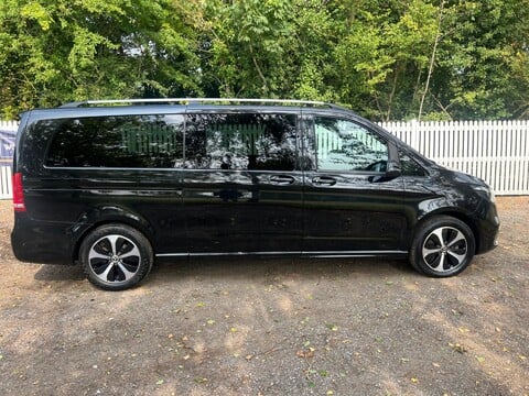 Mercedes-Benz Eqv EQV 300 SPORT PREMIUM 15