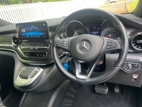 Mercedes-Benz Eqv EQV 300 SPORT PREMIUM 21