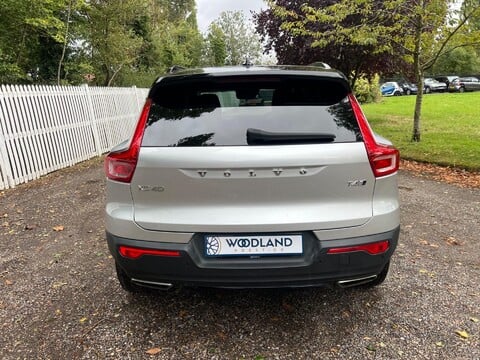 Volvo XC40 T4 R-DESIGN AWD 10