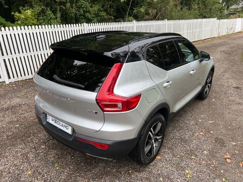 Volvo XC40 T4 R-DESIGN AWD 22