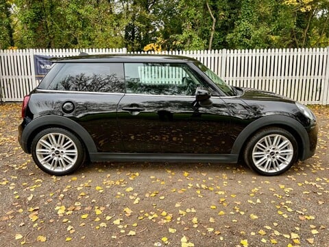 Mini Hatch COOPER S 17