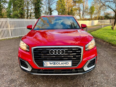 Audi Q2 TFSI SPORT 2