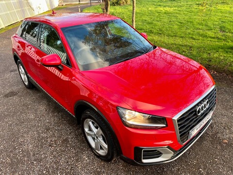 Audi Q2 TFSI SPORT 8