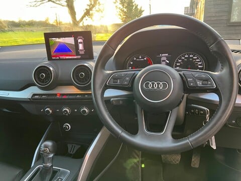 Audi Q2 TFSI SPORT 45