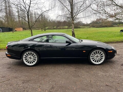 Jaguar XKR XKR COUPE 13