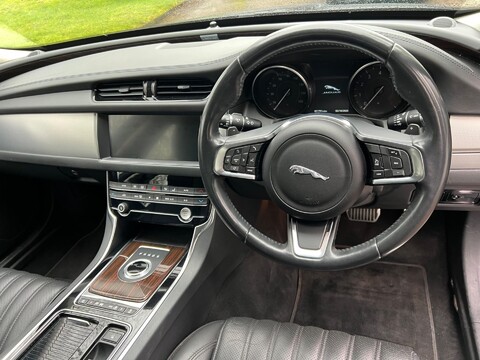 Jaguar XF PORTFOLIO 21