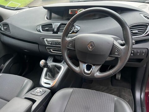 Renault Grand Scenic DYNAMIQUE NAV DCI 20