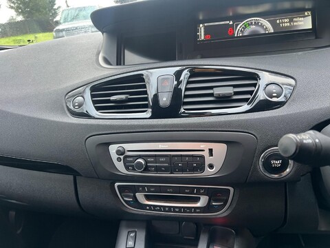 Renault Grand Scenic DYNAMIQUE NAV DCI 21