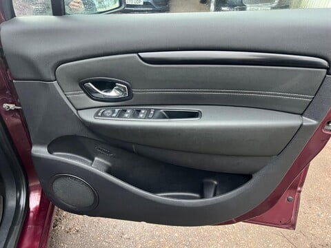 Renault Grand Scenic DYNAMIQUE NAV DCI 26