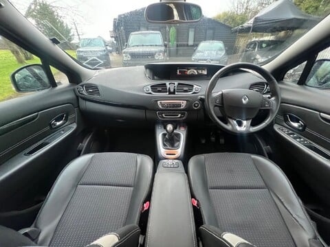 Renault Grand Scenic DYNAMIQUE NAV DCI 24