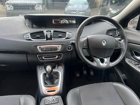 Renault Grand Scenic DYNAMIQUE NAV DCI 29