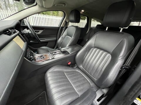 Jaguar XF PORTFOLIO 46