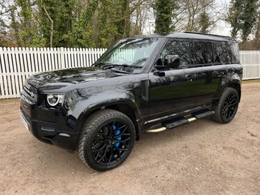 Land Rover Defender X-DYNAMIC S 3