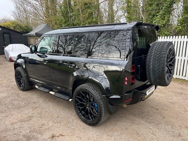 Land Rover Defender X-DYNAMIC S 4