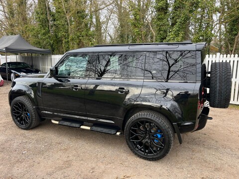 Land Rover Defender X-DYNAMIC S 16