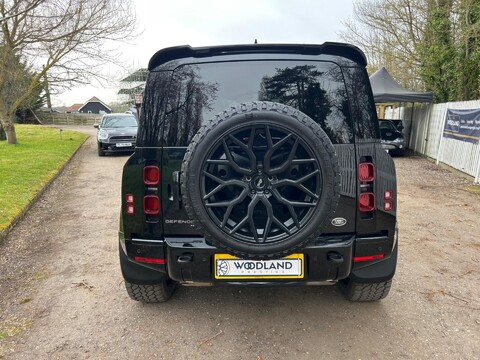 Land Rover Defender X-DYNAMIC S 18