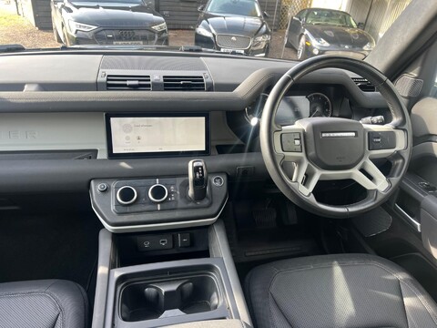 Land Rover Defender X-DYNAMIC S 27