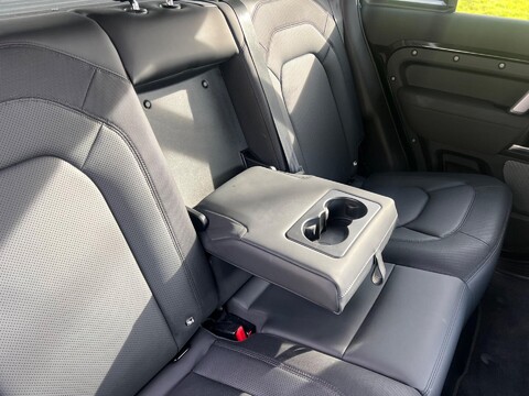 Land Rover Defender X-DYNAMIC S 35