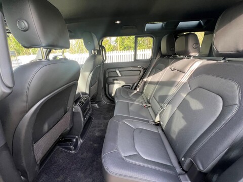 Land Rover Defender X-DYNAMIC S 37