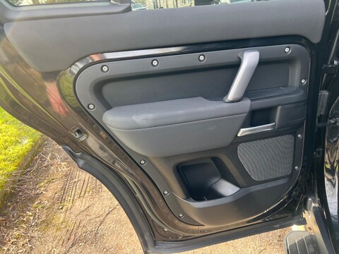 Land Rover Defender X-DYNAMIC S 43
