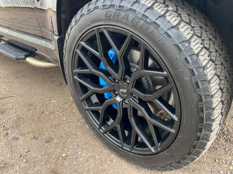 Land Rover Defender X-DYNAMIC S 48