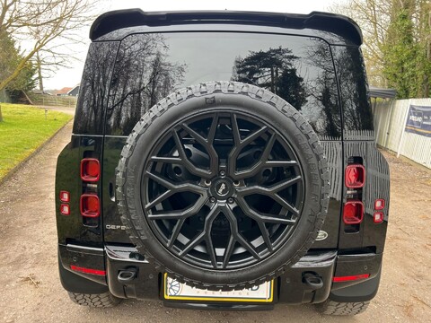 Land Rover Defender X-DYNAMIC S 49