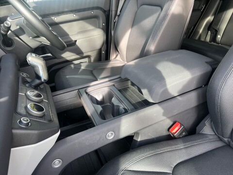 Land Rover Defender X-DYNAMIC S 60
