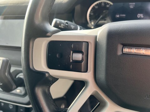 Land Rover Defender X-DYNAMIC S 39