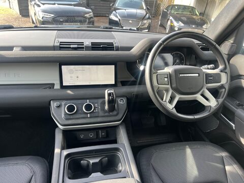 Land Rover Defender X-DYNAMIC S 27
