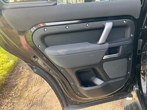 Land Rover Defender X-DYNAMIC S 43