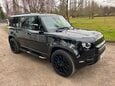 Land Rover Defender X-DYNAMIC S 6