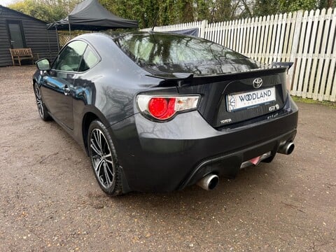 Toyota GT86 D-4S 10