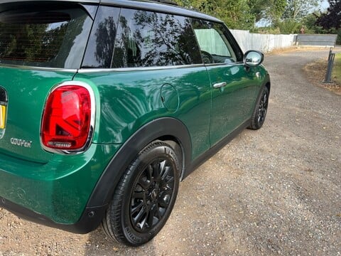 Mini Hatch COOPER CLASSIC 21