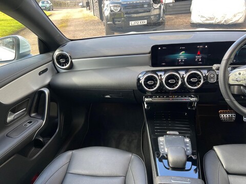 Mercedes-Benz CLA Class CLA 200 AMG LINE 44