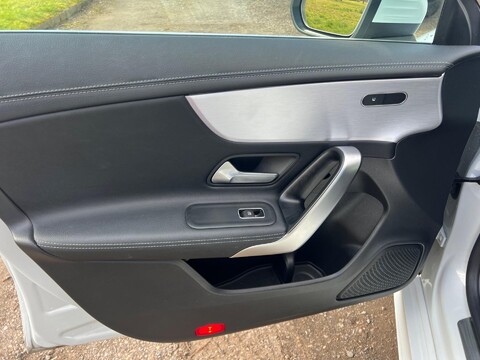 Mercedes-Benz CLA Class CLA 200 AMG LINE 51