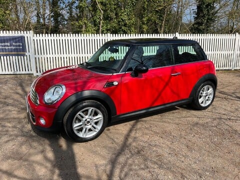Mini Hatch COOPER 9