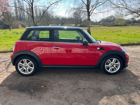 Mini Hatch COOPER 13