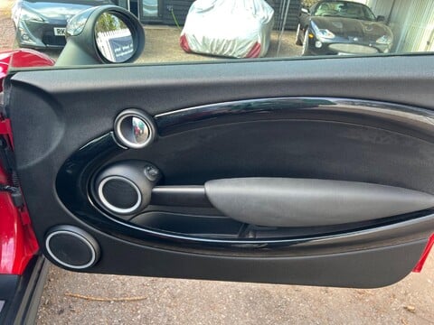 Mini Hatch COOPER 28